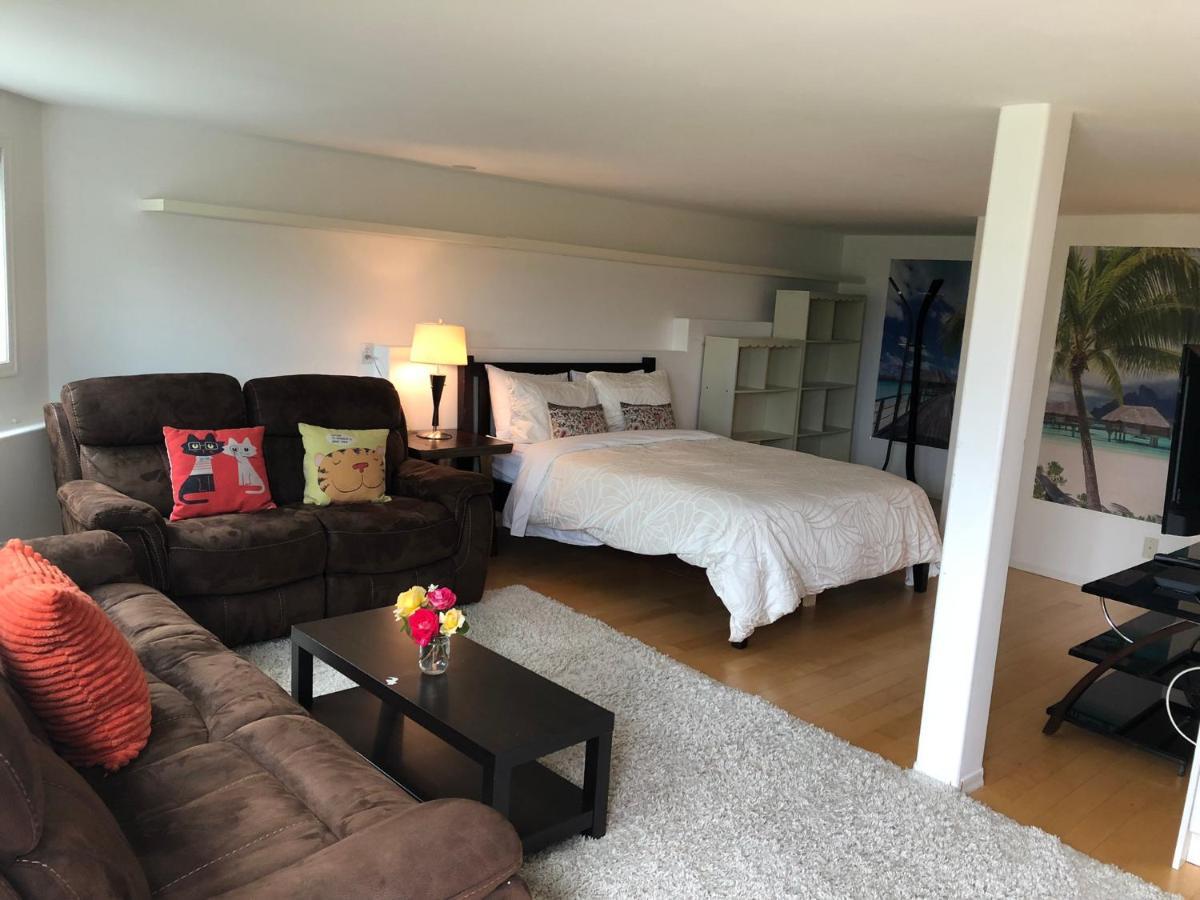 One Bedroom Suite Near Hillside Mall Oak Bay Exteriér fotografie